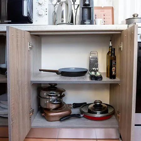 Apartman Cozy - Near New Bazaar Tirana
