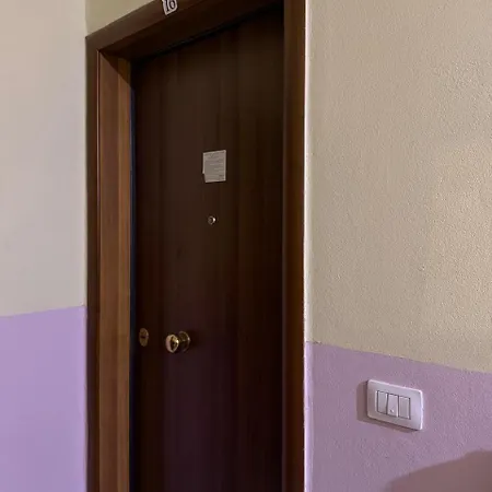 Cozy - Near New Bazaar Apartman Tirana
